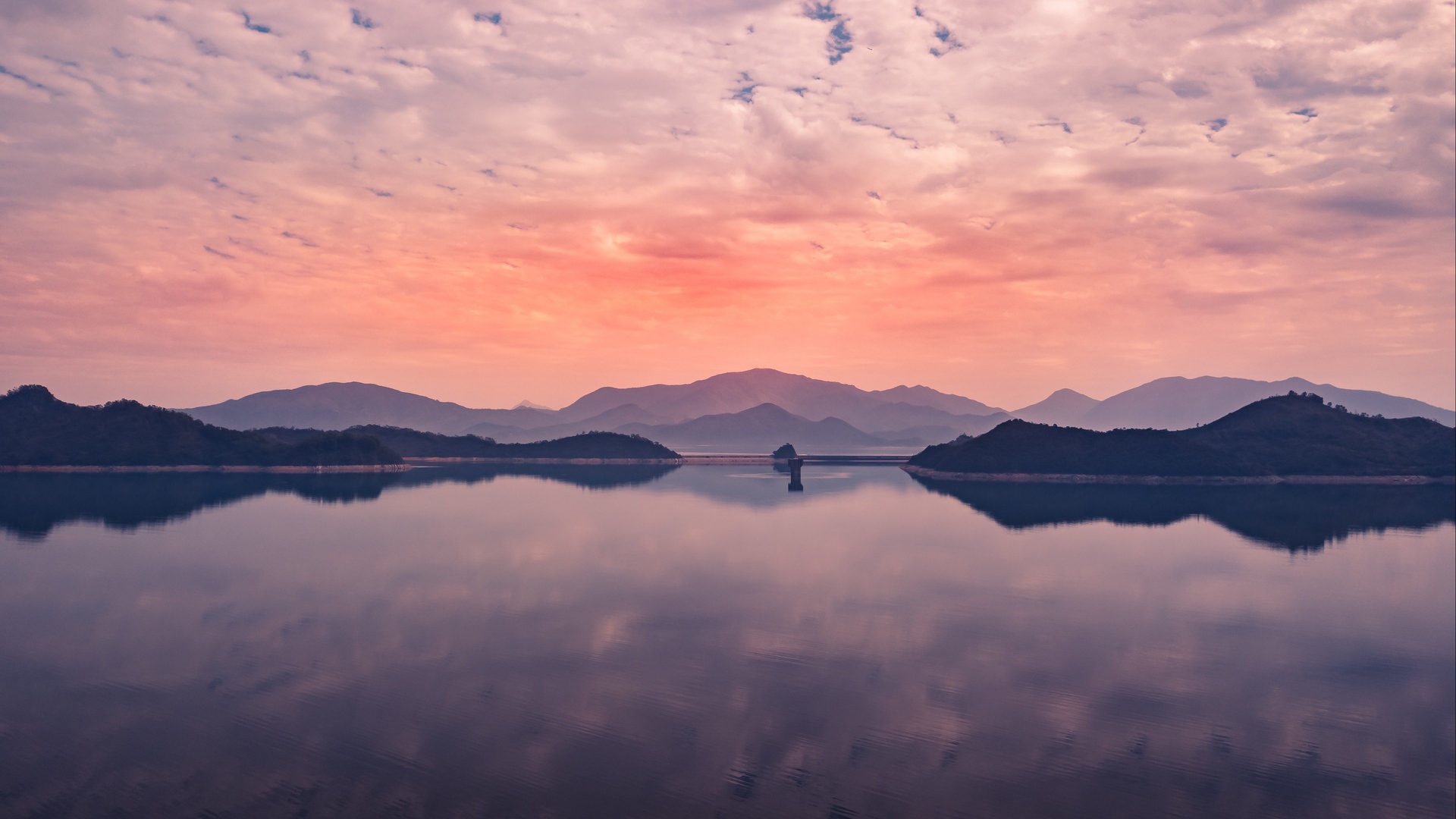 5e84e4ee70f03_lake_horizon_sky_134181_1920x1080